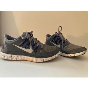Nike women’s Gray & Purple Free 5.0+ Athletic sneaker - size 6.5